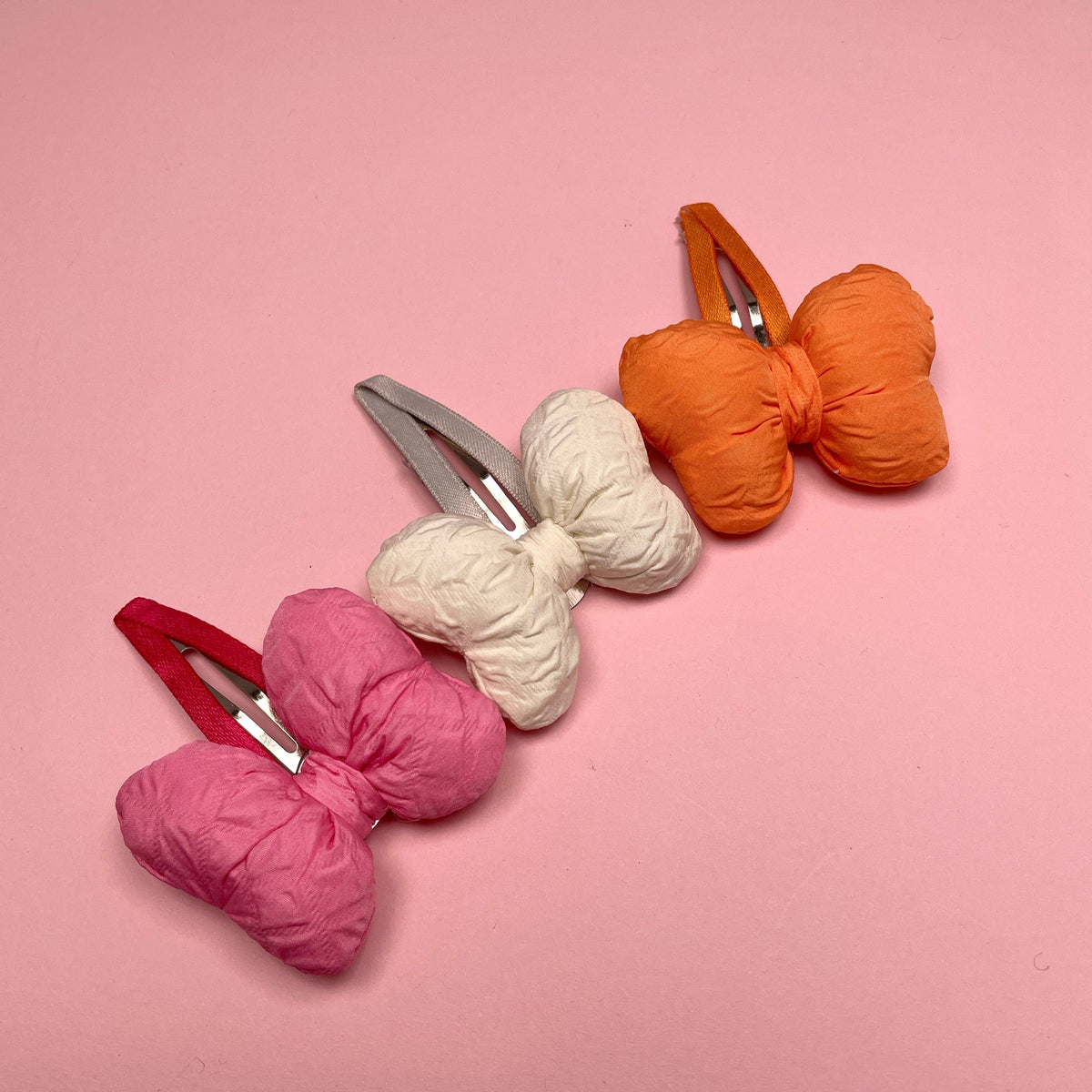 Pillow-Bow Hair Clip - White — billede 2 af 3