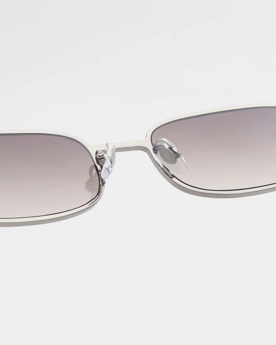 Noah Sunglasses - Silver Striped Horn