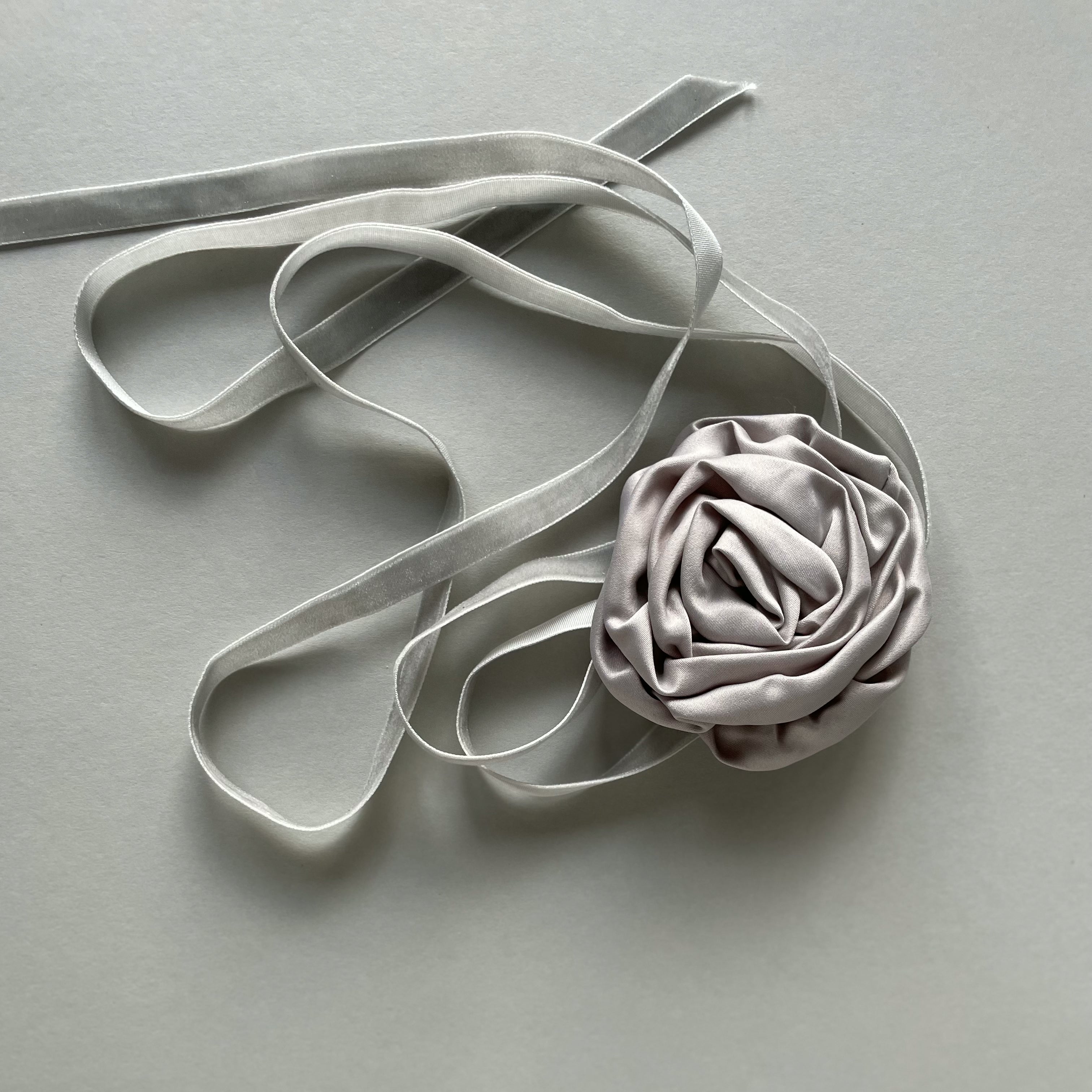 Multiflower - Satin Rosette - 8 cm - Grey
