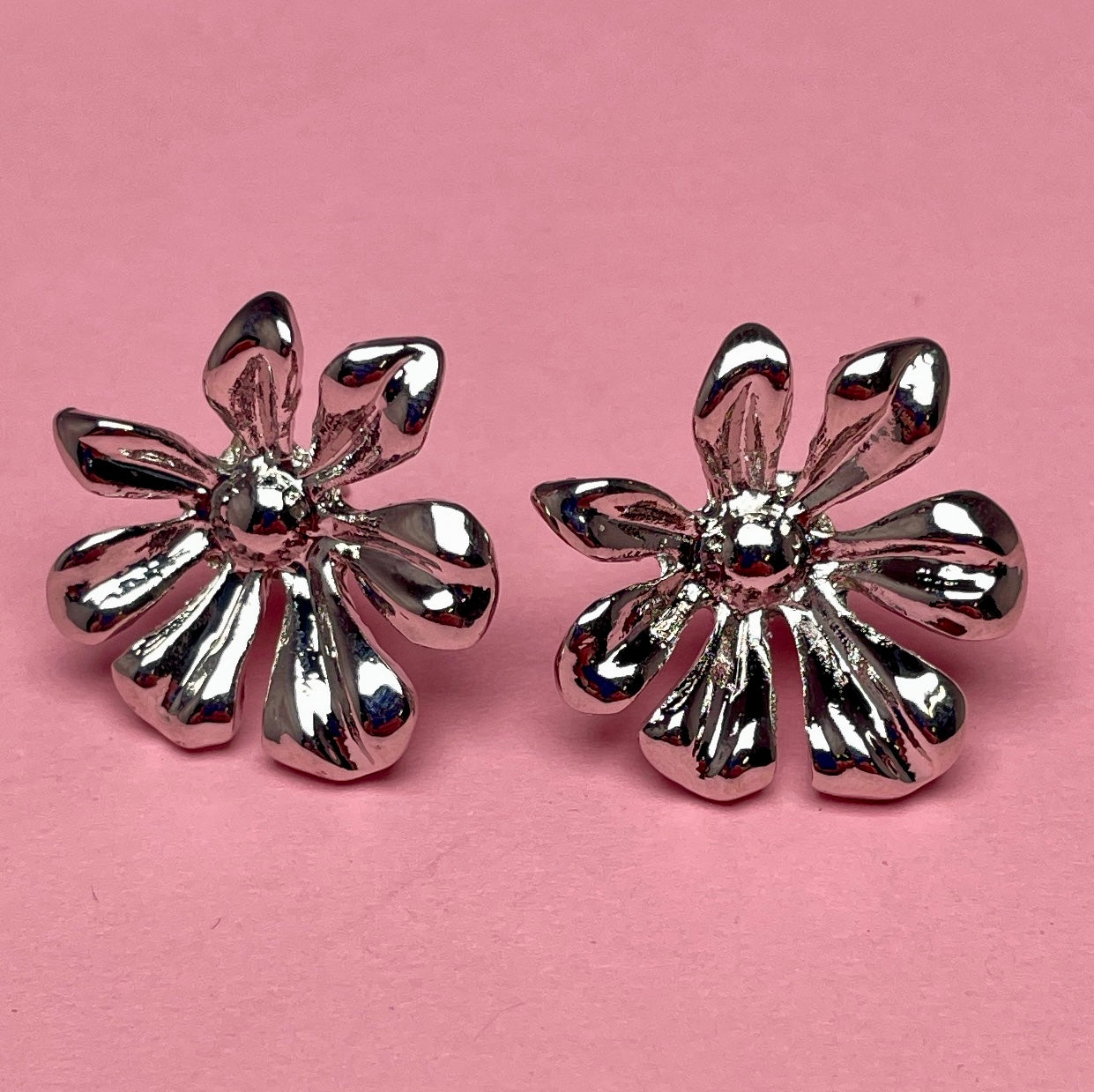 Chunky Daisy Ear