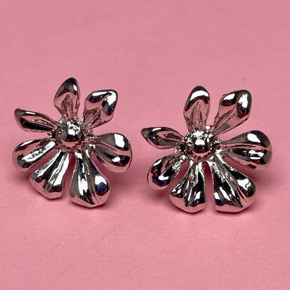 Chunky Daisy Ear
