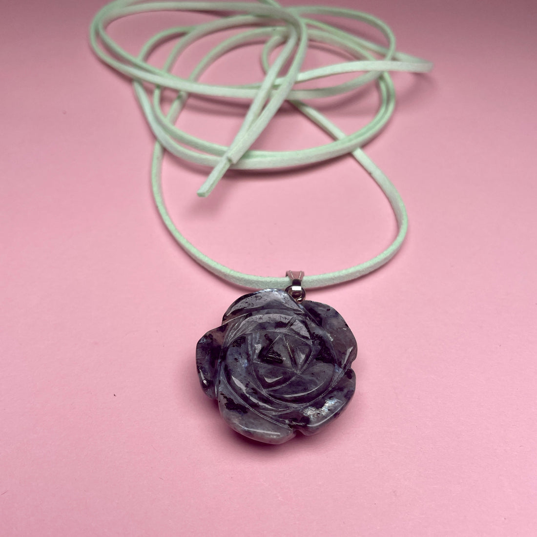 Boho Stone Rose Pendant - Black/Grey Marble