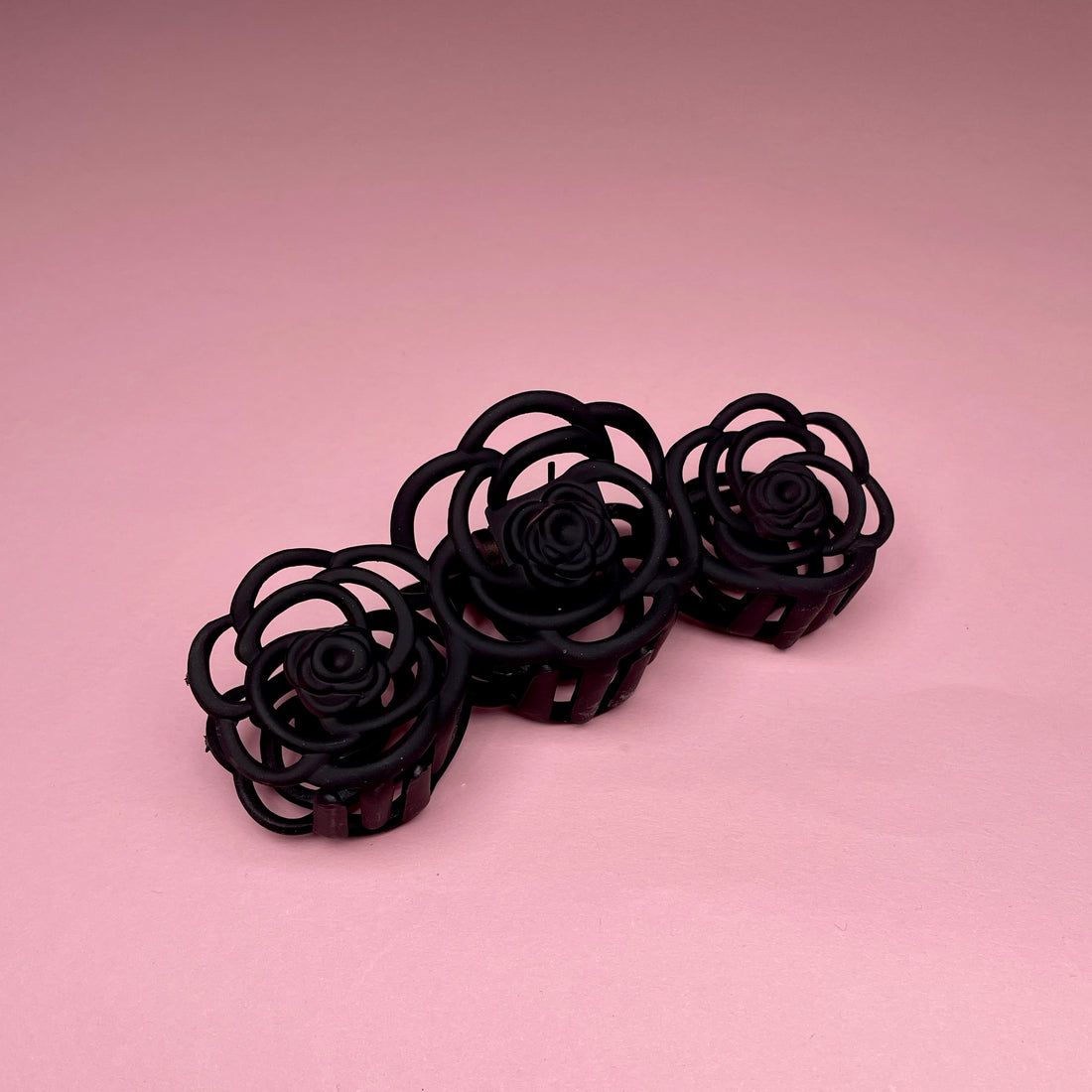 Simple Rose Claw - Black