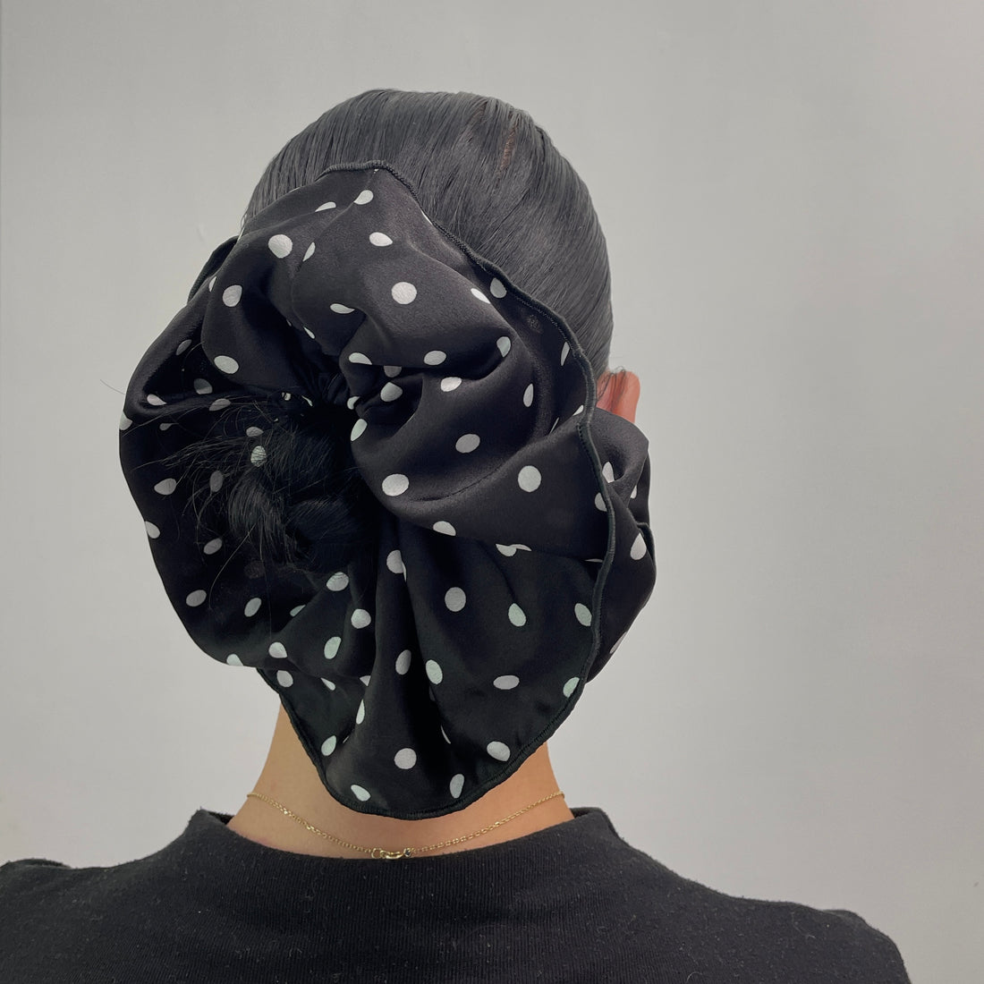 Dot Scrunchie - Black with black border