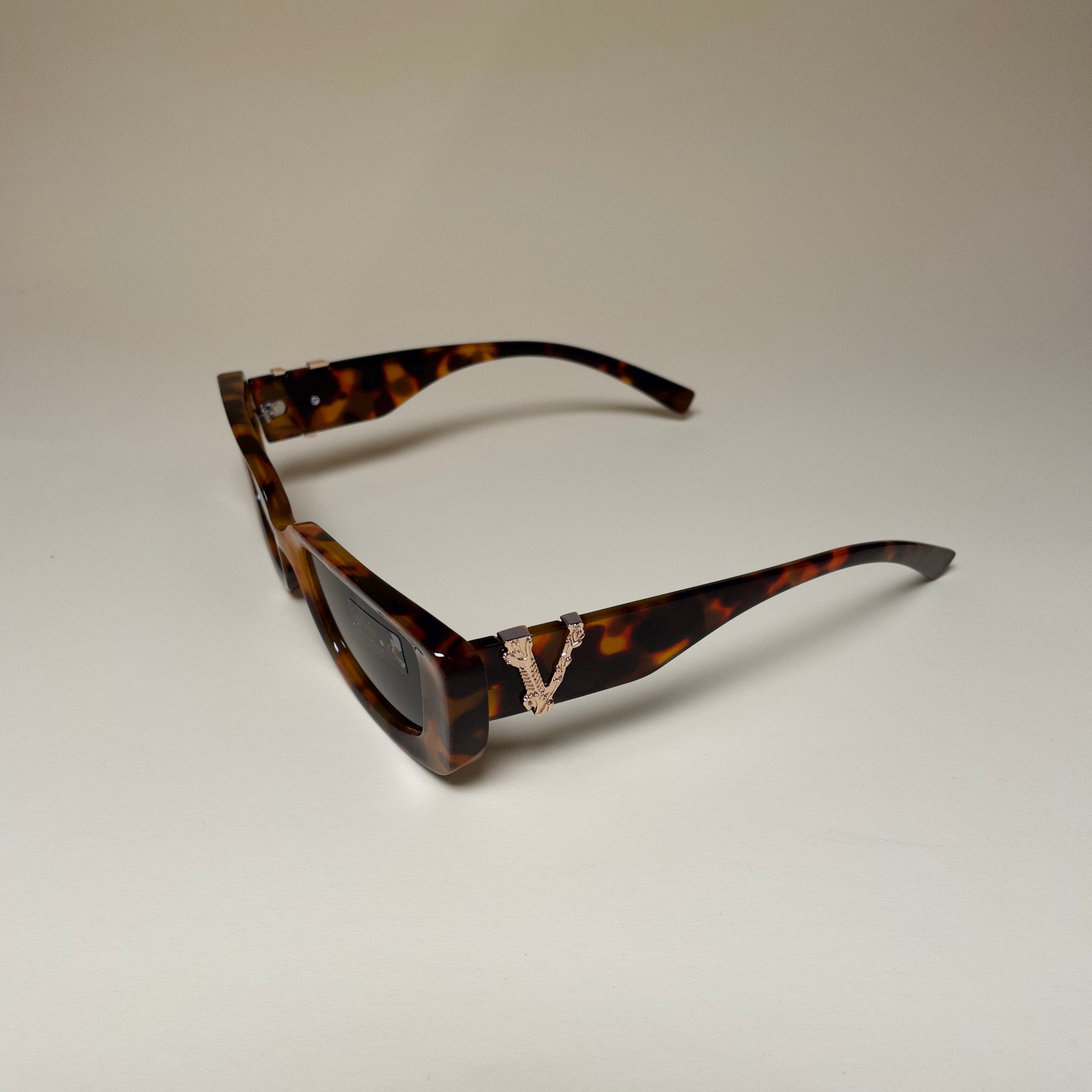 Sunglasses no. 83b