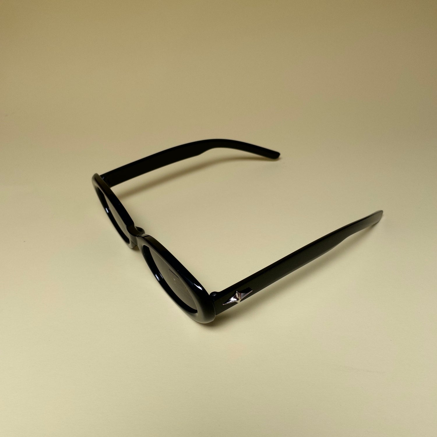 Sunglasses no. 82b