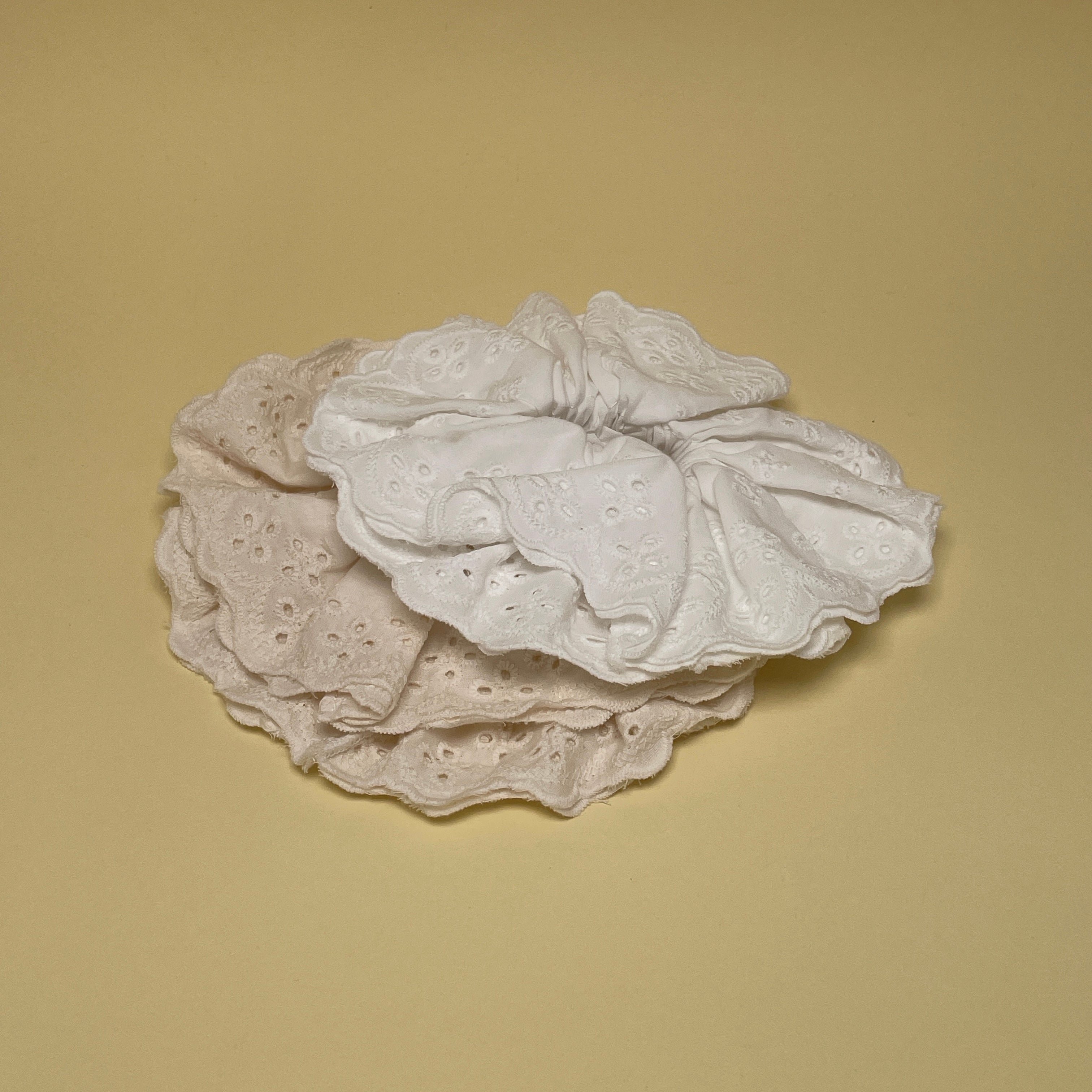 Broderie Anglaise Scrunchie - White