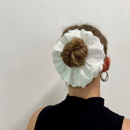Broderie Anglaise Scrunchie - White
