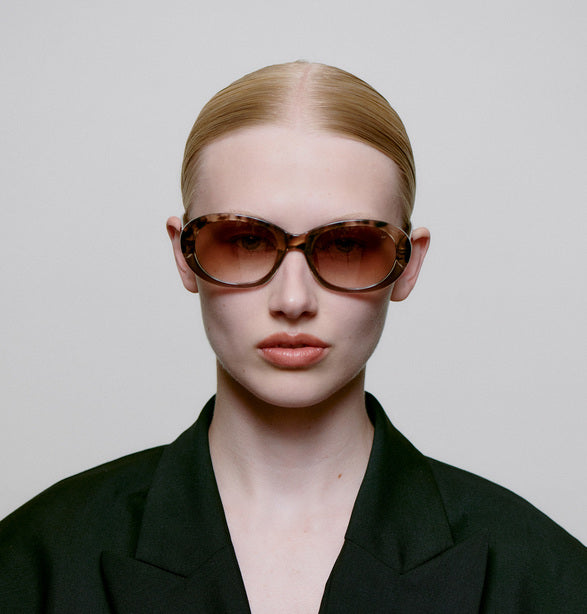 Anma Sunglasses - Coquina / Grey Transparent
