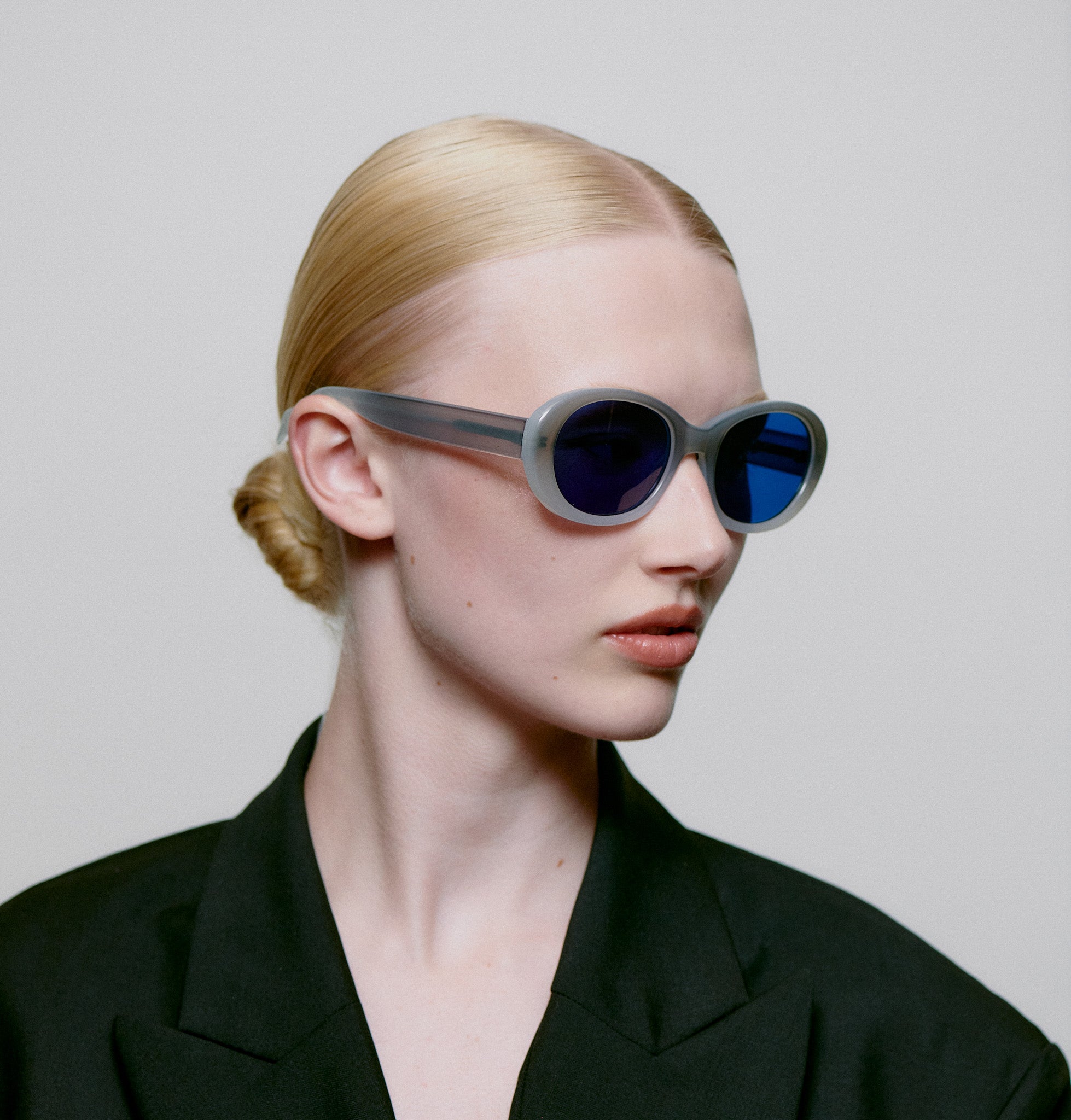 Anma Sunglasses - Glaucus Grey / Light Grey