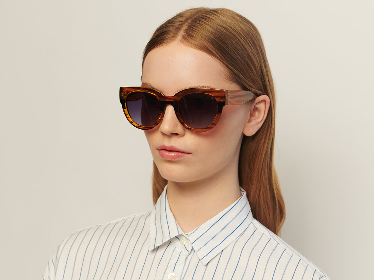 Lilly - Light Brown Transparent