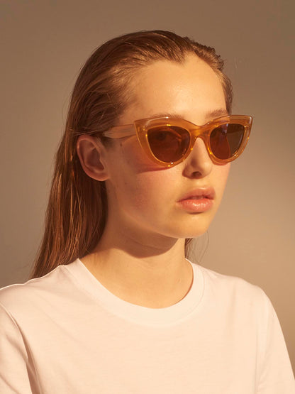 Stella - Light Brown Transparent