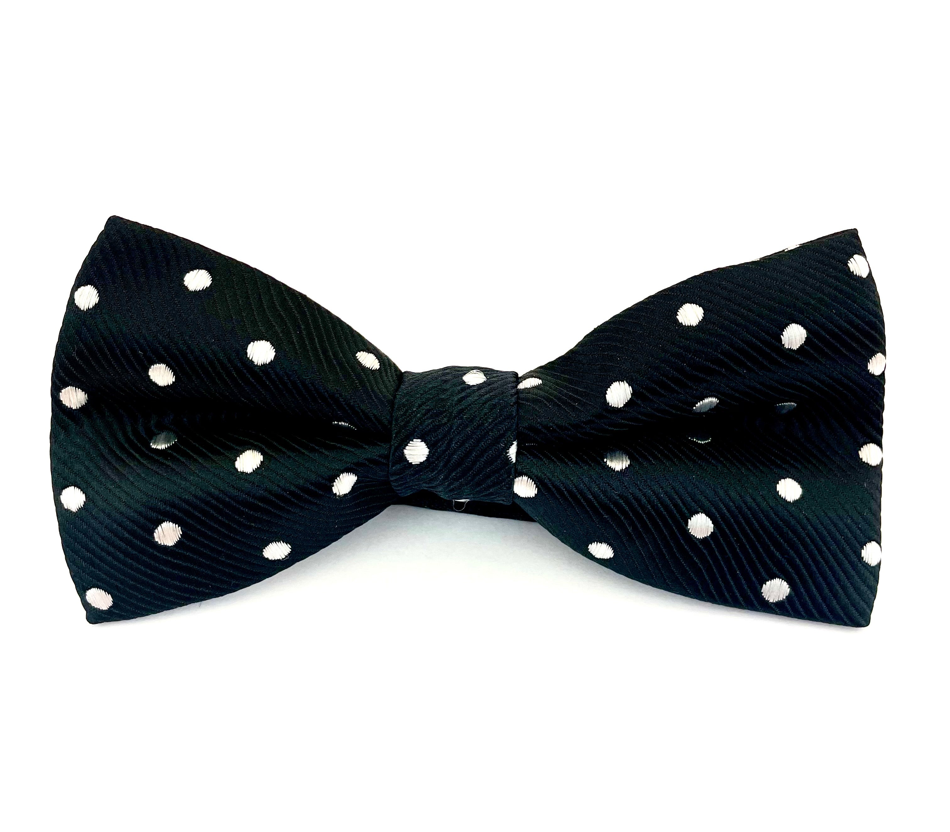 Bowtie Classic - White Dots